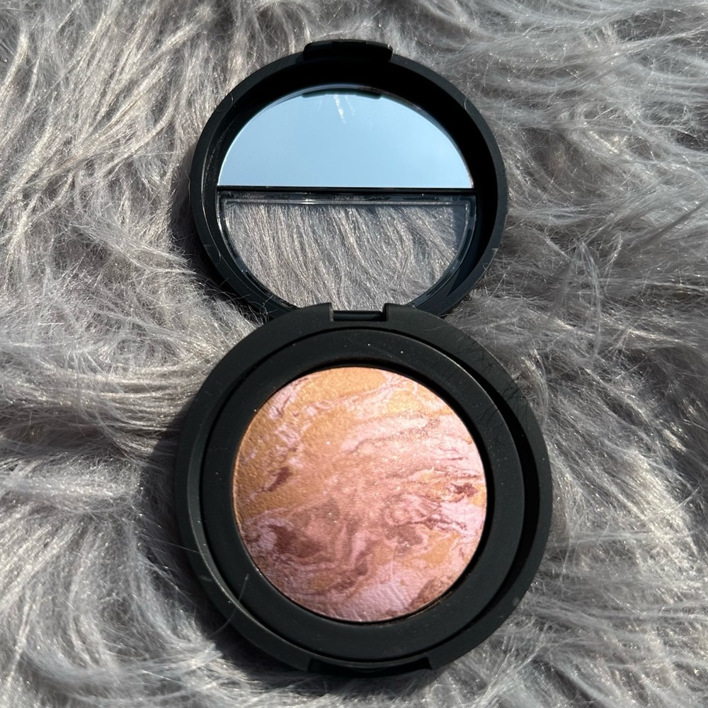 LAURA GELLER NEW YORK Baked Blush-n-Brighten COMO